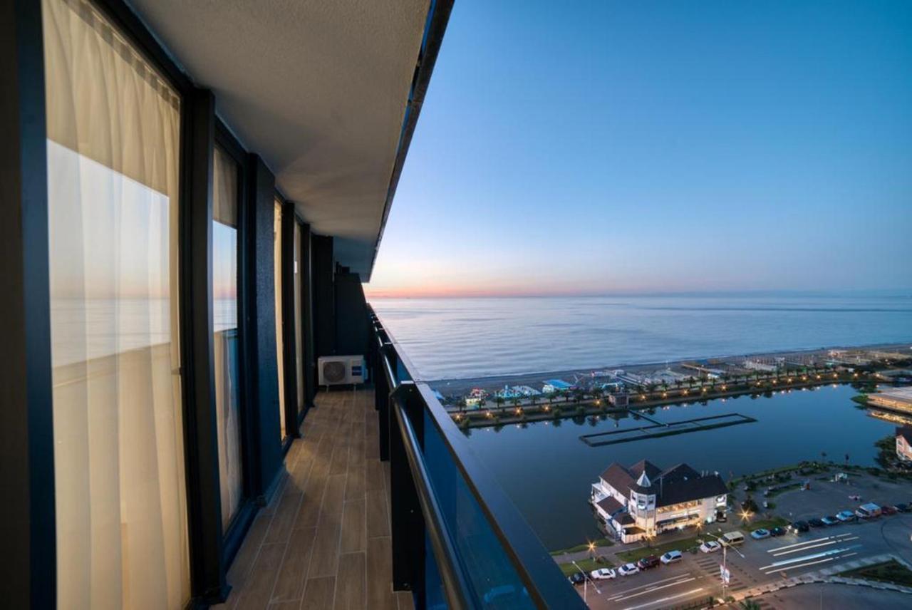 Orbi City Towers Batumi Exteriör bild